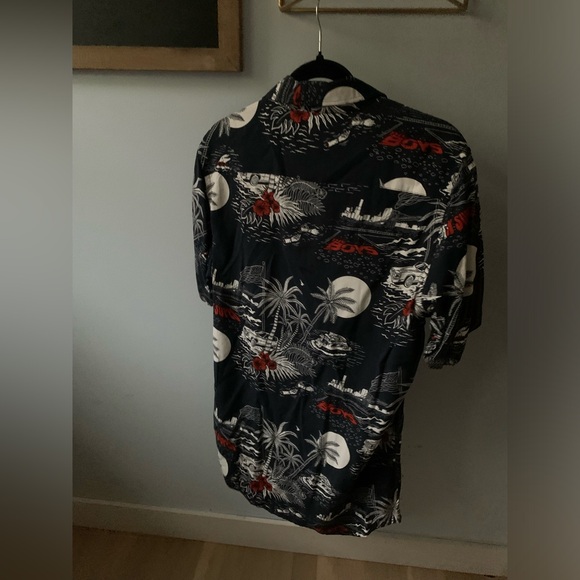Amazon Prime “The Boys” Hawaiian Style Button Up - Picture 4 of 5